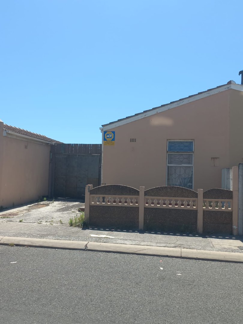  Bedroom Property for Sale in Portlands Western Cape